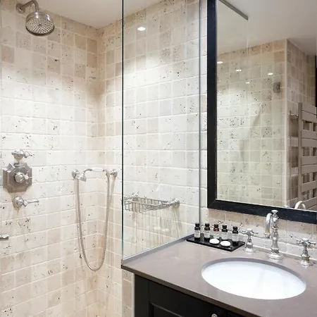 Hotel Saint-louis Marais Paris