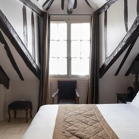 Hotel Saint-louis Marais Paris