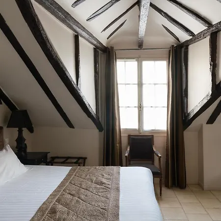 Hotel Saint-louis Marais Paris