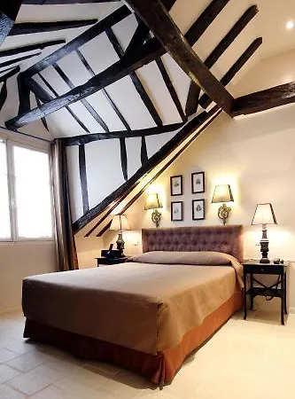 サン ルイ マレ ホテル 3*