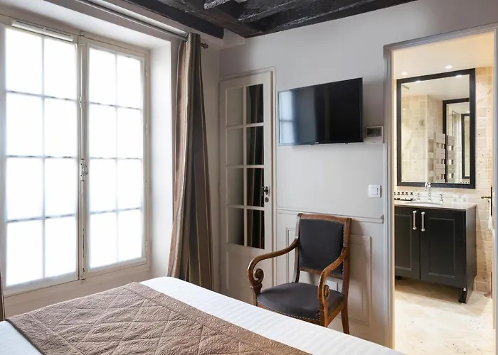Hotel Saint-louis Marais Paris