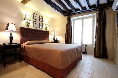 Hotel Saint-louis Marais 3*